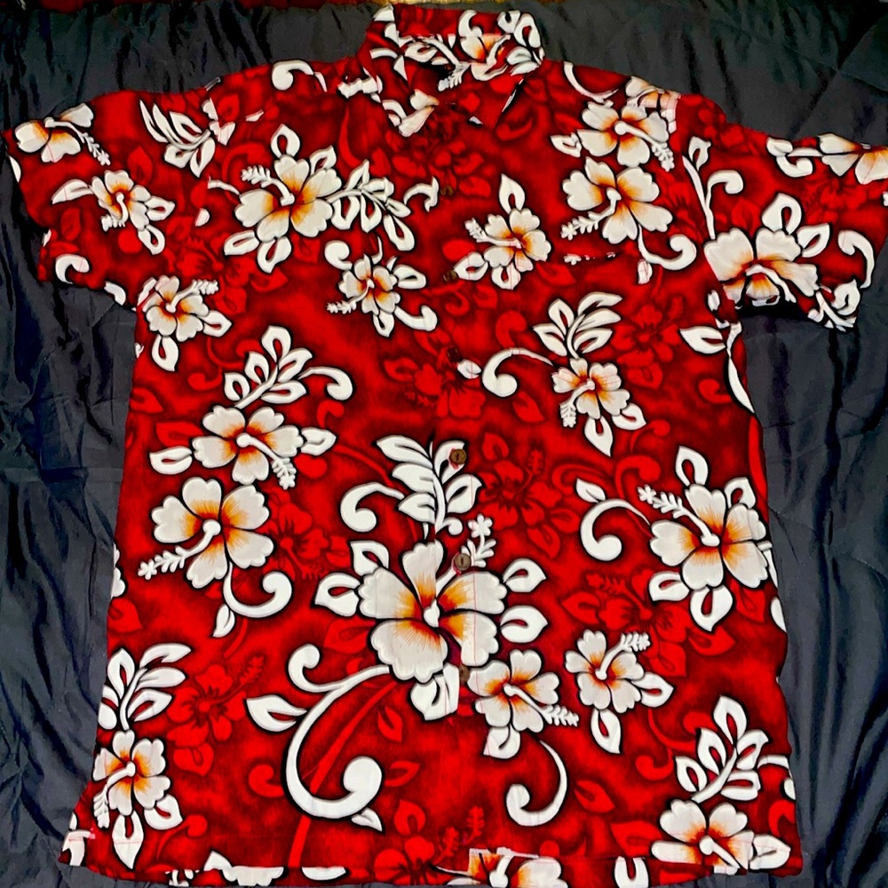 Red Hawaiian shirt size Small (Squish Wear)
